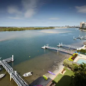 On The River Aparthotel